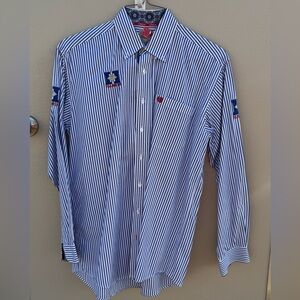 Men’s cinch button up size M